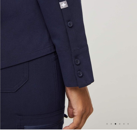 Women’s FIGS Nala Longsleeve ScrubPolo - navy blue, size XS - Picture 3 of 6